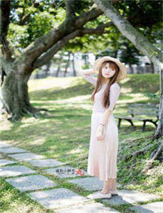 男生吻我腿中间位置动漫,色青片大全